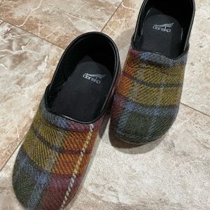 Girls or women’s (small foot) flannel/wool clogs. Sanita.